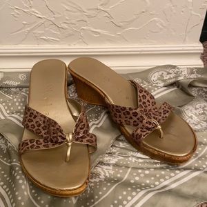 Wedge leopard sandals